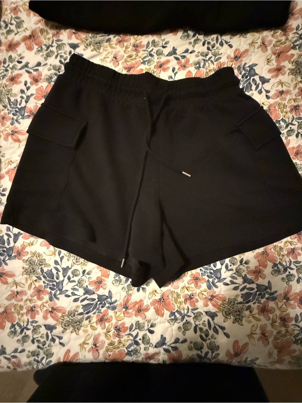 Women's Black Sleeveless Zip Pullover & Shorts Set in size large - Picture 3 of 3